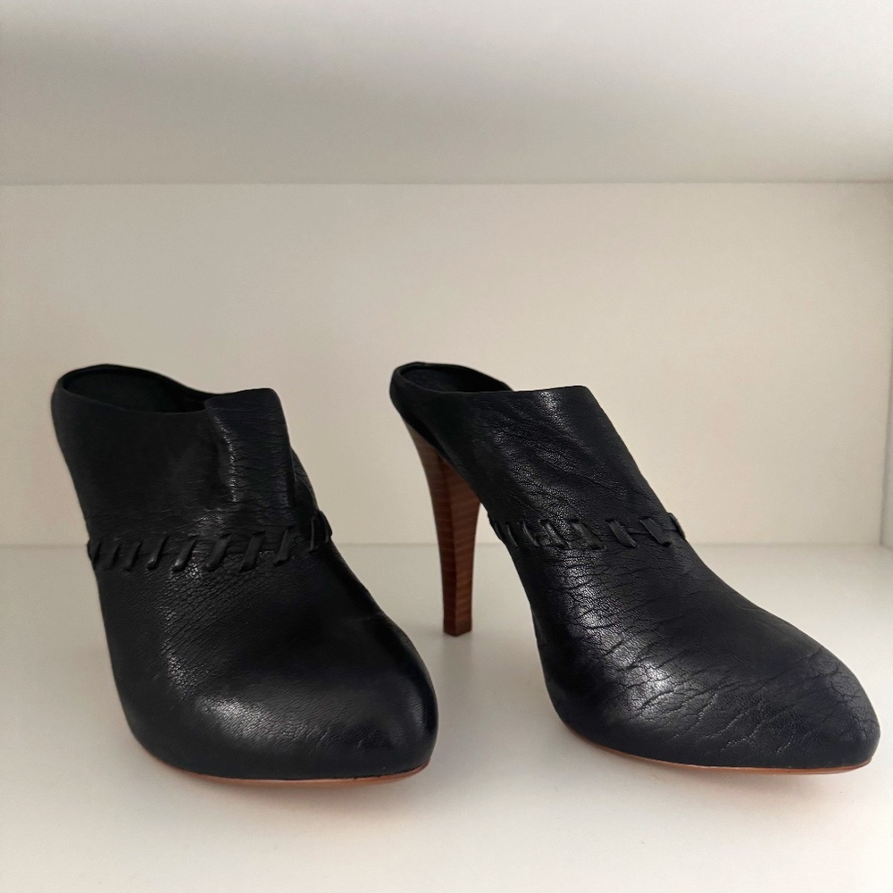 Genuine Leather Unworn leather mules- Max Studio